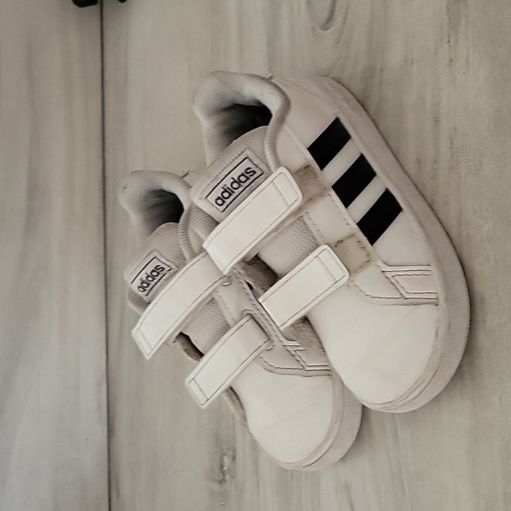 Adidas Size 6 Toddler Tennis Shoes
